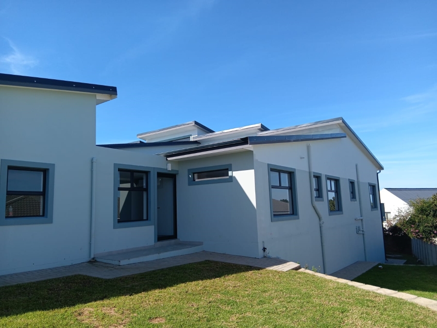 To Let 3 Bedroom Property for Rent in Dana Bay Western Cape